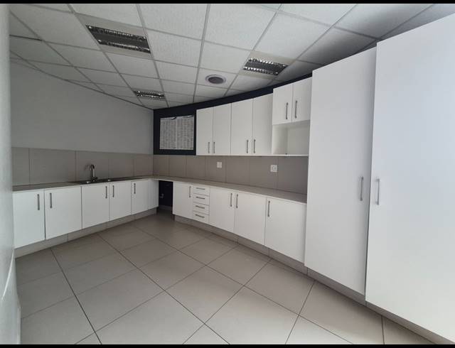 599M² OFFICE TO LET IN RIVONIA